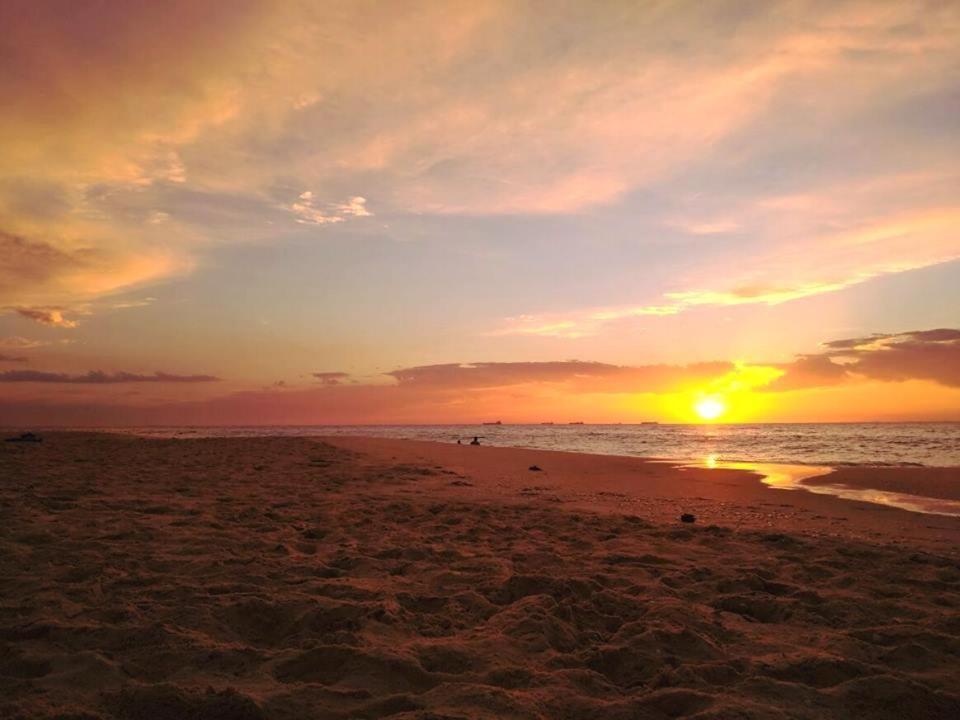 Ocean Beach Backpackers Ostello Perth Esterno foto