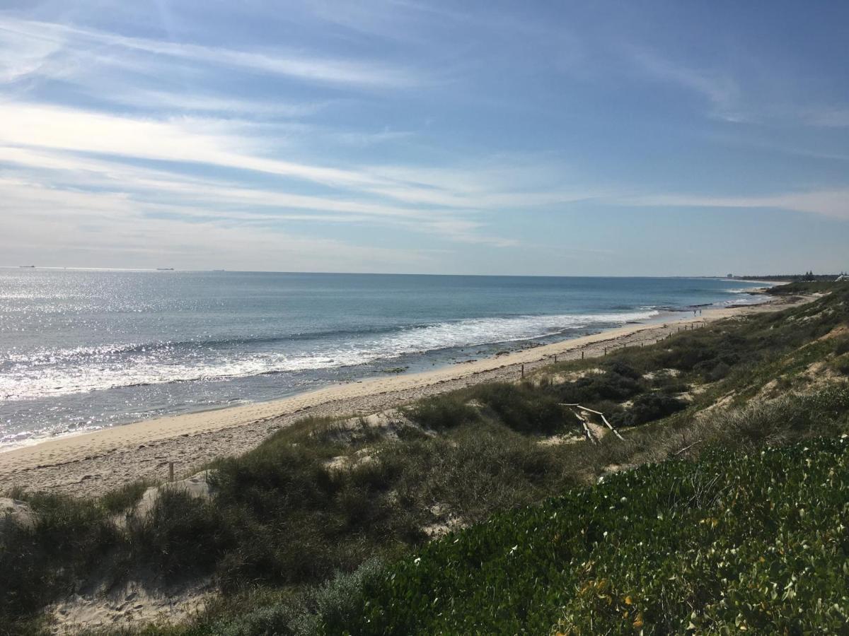 Ocean Beach Backpackers Ostello Perth Esterno foto